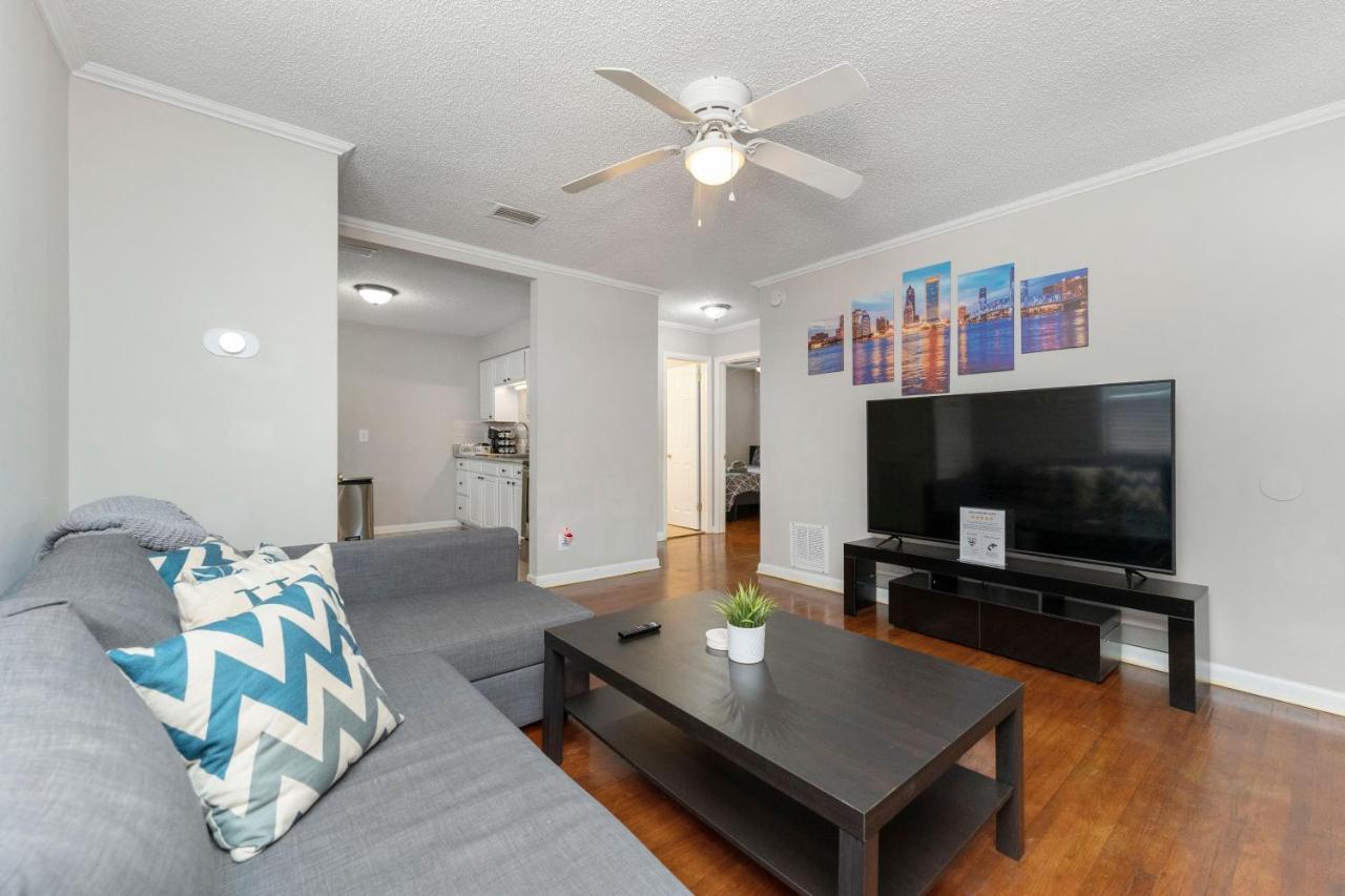 King Bedroom 2Bed1Bath Sleeps 4 Close To Town Center Downtown Beach Mayo Clinic Джаксънвил Екстериор снимка